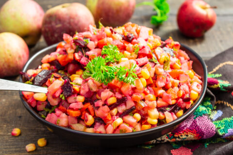 Винегрет с кукурузой