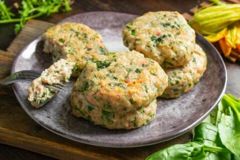 Котлеты из курицы со шпинатом